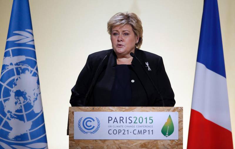 Statsminister Erna Solberg taler under åpningen av klimatoppmøtet i Paris.