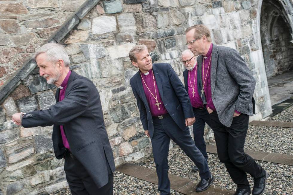 Stavanger-biskop Erling Pettersen, Tunsberg-biskop Per Arne Dahl, Borg-biskop Atle Sommerfeldt og Bjørgvin-biskop Halvor Nordhaug er blant biskopene som skal vedta veilederen om dåp av asylsøkere i neste uke.