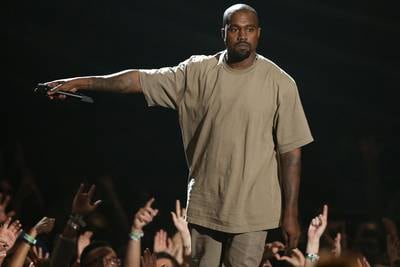 Kanye West slipper nytt album – holdt premieren i kirken