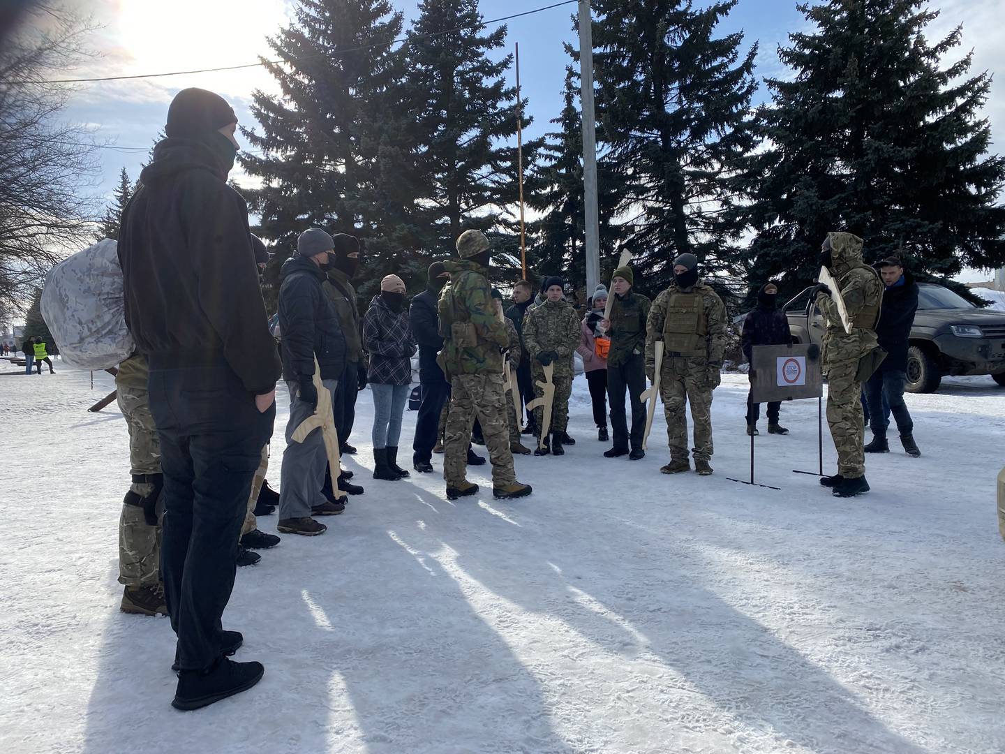 Nasjonalt korps holder trening for folk som vil være forberedt til en mulig russisk invasjon. Foto i februar 2022.