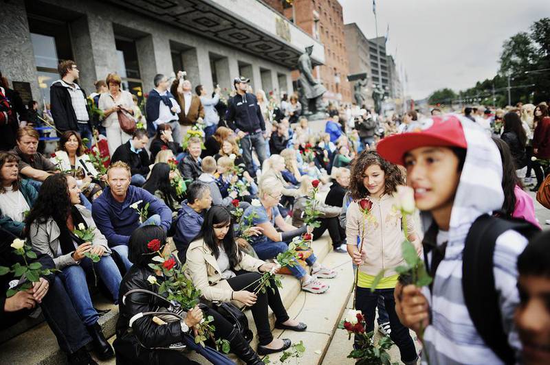 Etter terrorangrepet i Oslo og på Utøya samlet 200.000 mennesker seg til rosemarkeringen på Rådhusplassen.