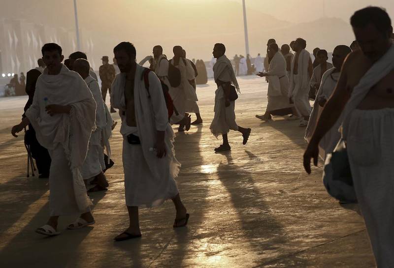 To millioner muslimer fra hele verden samlet seg ved Jabal Rahma, Barmhjertighetens fjell øst for Mekka i Saudi-Arabia, da hajj startet tirsdag. 