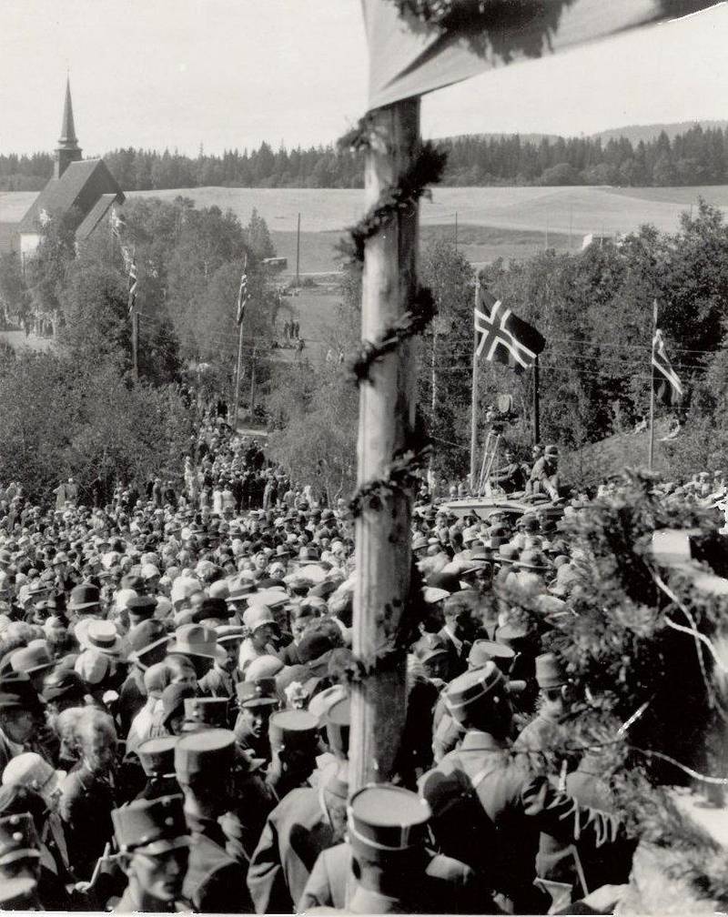 KONGENS TALE: 40.000 mennesker deltok på hovedmarkeringen på Stiklestad i 1930.
