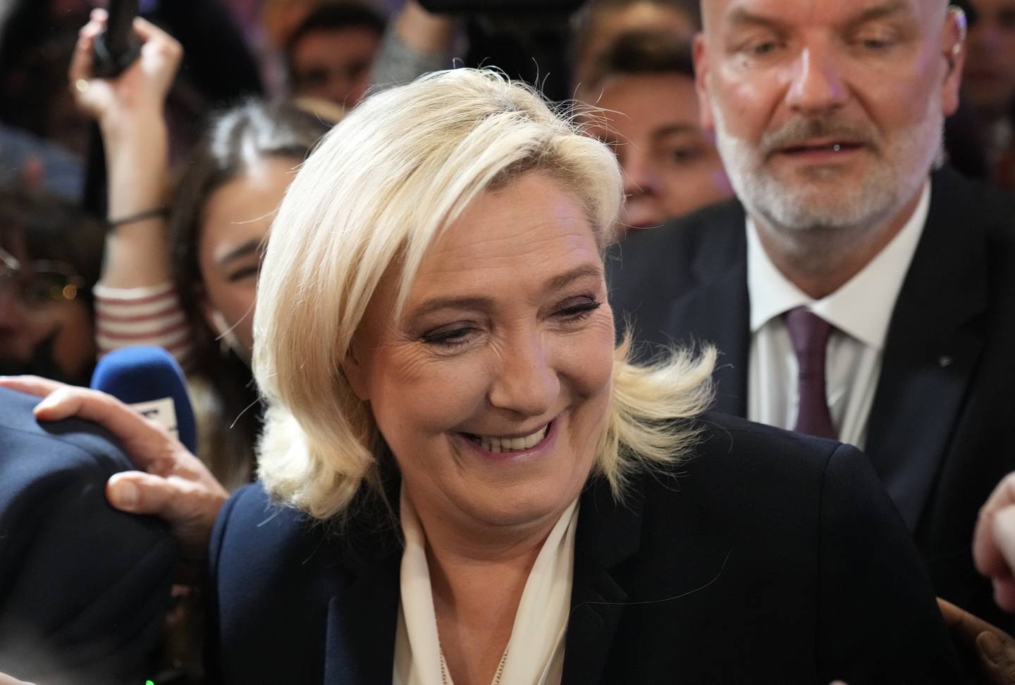Marine Le Pen ble slått av Macron, men fikk likevel over 40 prosent av stemmene i presidentvalget. Foto: François Mori / AP / NTB
