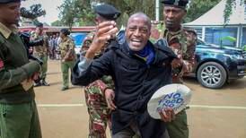 Kenyanerne til valgurnene med håp om fredelig maktoverdragelse