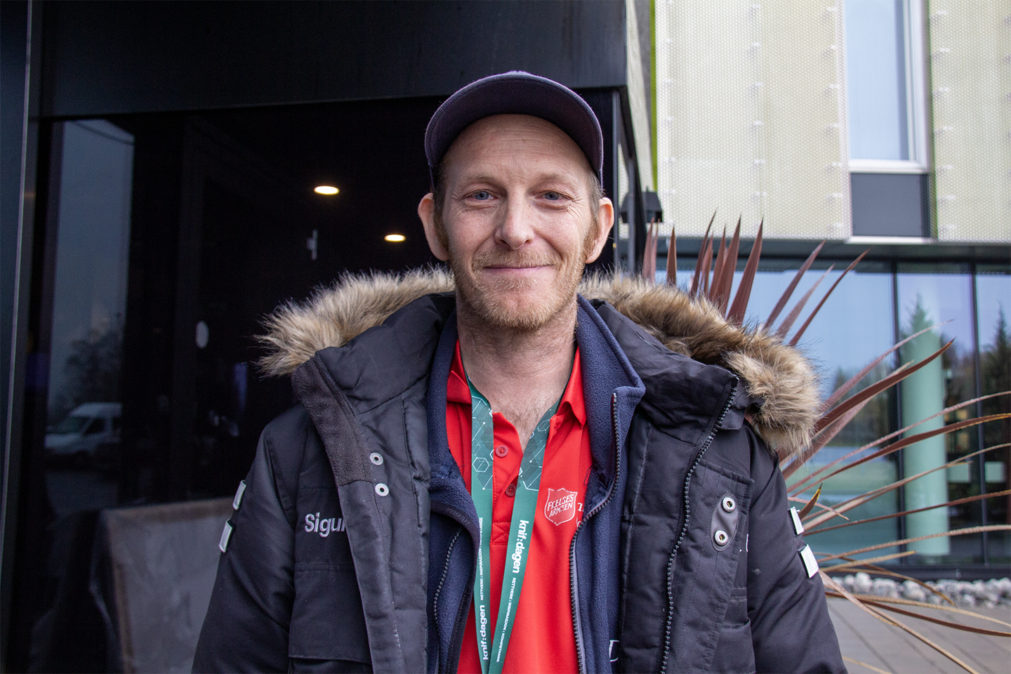 BETYR ALT: Tor Sigurd Larsen har gått fra gatefotballspiller til trener for landslaget og er nå fast ansatt i Frelsesarmeens budtjeneste De ti bud. – Gatefotballen har betydd alt, sier han til KPK.