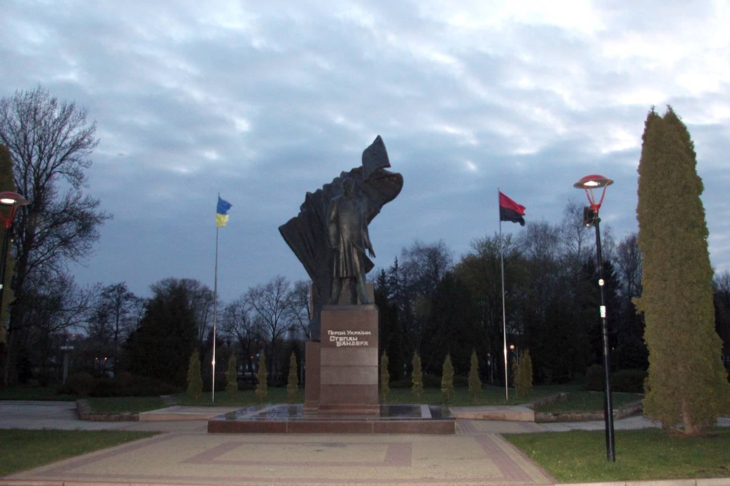 Statue av OUN- og UPA-lederen Stepan Bandera i Ternopil