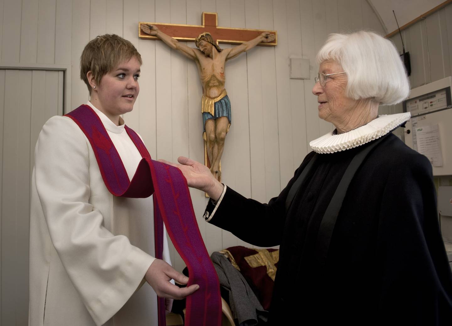 kvinnelige prester vang kirke stine kiil saga og svanaug lindman