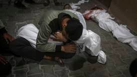 Palestinske kilder: 18 barn drept i israelske angrep og 50 lik funnet i Rafah-området