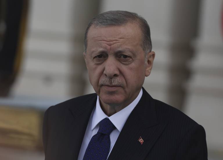 Tyrkias president Recep Tayyip Erdogan har stilt en rekke krav for at hans regjering skal kunne godta Nato-medlemskap for Sverige og Finland. Foto: Burhan Ozbilici / AP / NTB