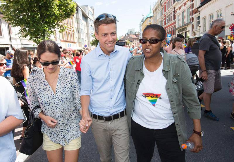 Uten at det er grunnlag for å trekke bastante slutninger, sammenfaller fallet med debatten etter at partileder Knut Arild Hareide deltok i Pride-marsjen og lot seg intervjue i VG om partiets homopolitikk.