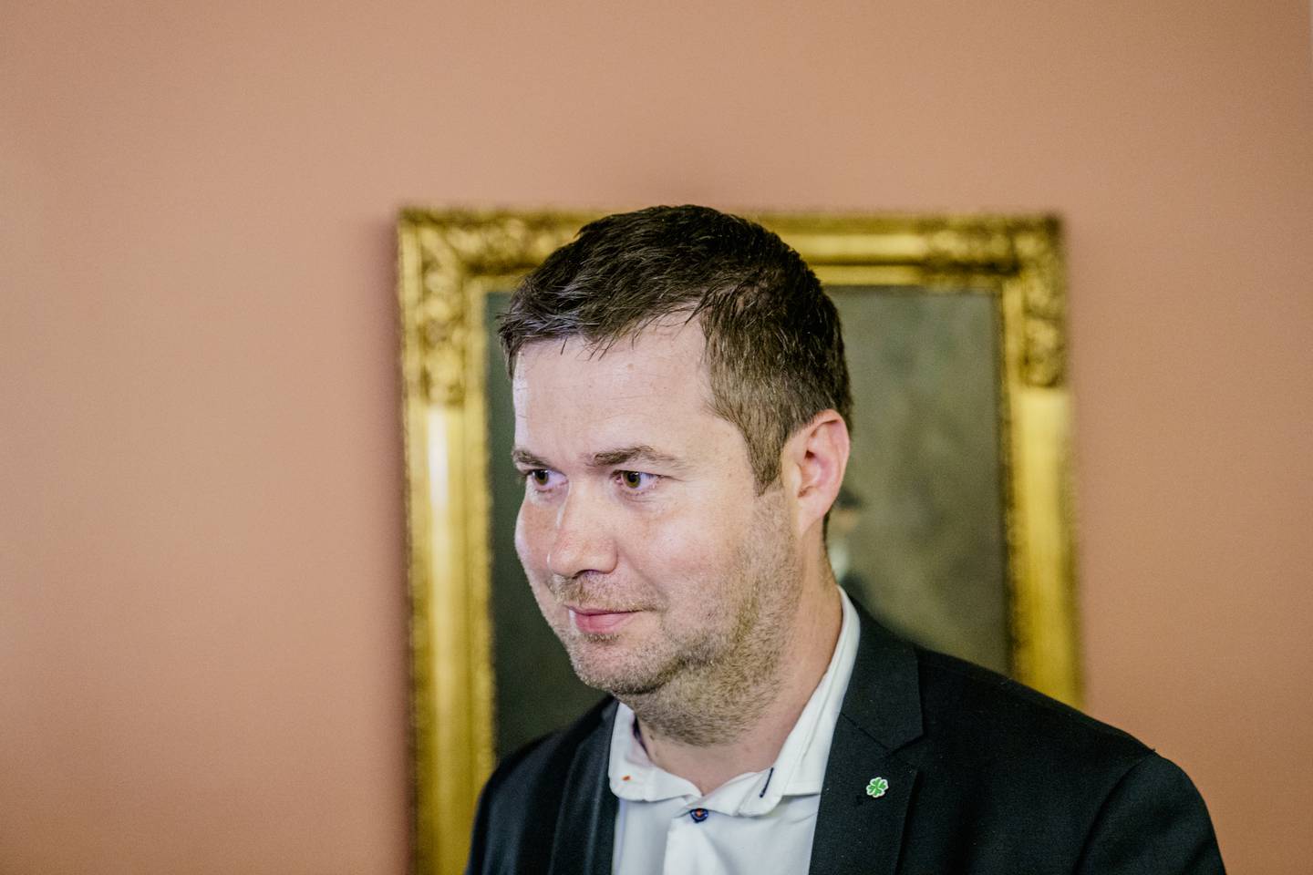 Senterpartiets Geir Pollestad mener det er nødvendig å hjelpe folk med strømregningene. Foto: Stian Lysberg Solum / NTB