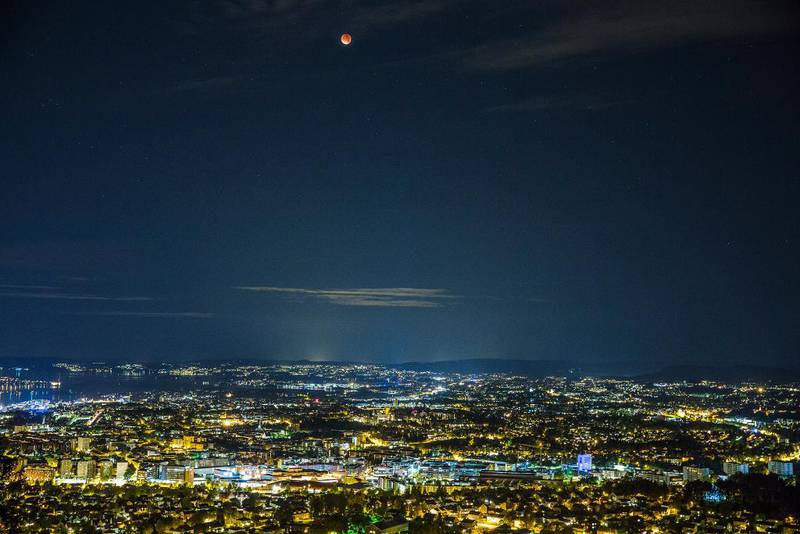 Måneformørkelsen over Oslo