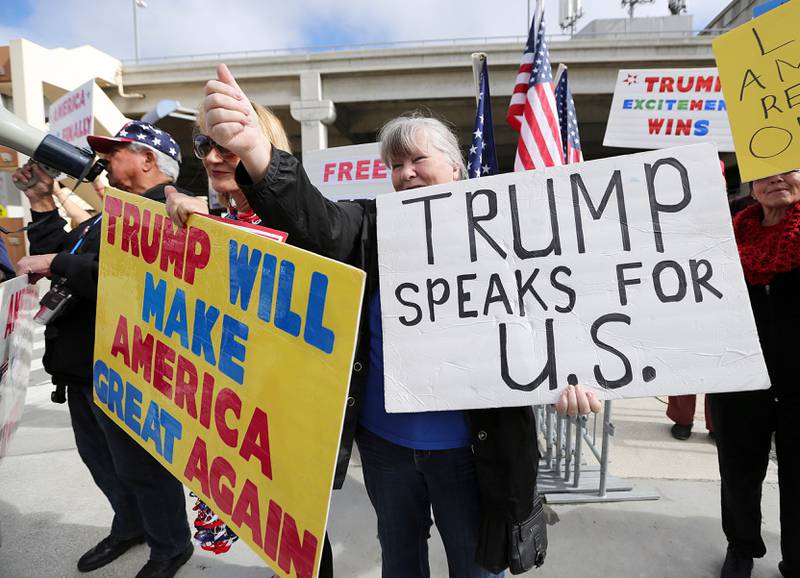 USA: Støttedemonstrasjon for Donald Trump og hans presidentordre som skulle stoppe mennesker fra syv muslimske land å komme til USA. 