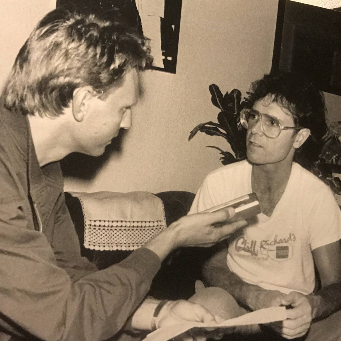 Jeg skalv på hånda da jeg intervjuet mitt store barndomsidol Cliff Richard i garderoben til Dominion Theater i London i 1987. Han fortalte meg blant annet hvorfor hadde tatt et kristent standpunkt, som den første store superstjernen i Europa.