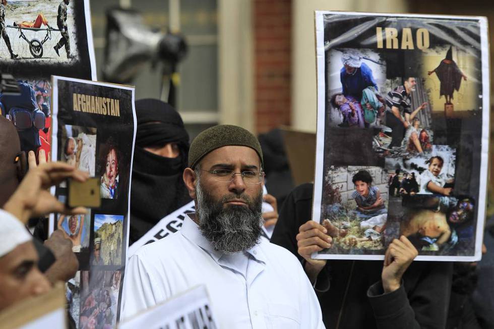 Den britiske islamisten Anjem Choudary ble torsdag arrestert i London sammen med åtte andre personer, mistenkt for å ha støttet og vært medlem av en terrororganisasjon. – Problematisk, mener islamekspert. 