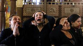 Maskerte menn drepte minst 28 kristne i Egypt