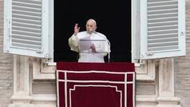 Pave Frans søker bedre forhold til ortodokse under Hellas-besøk