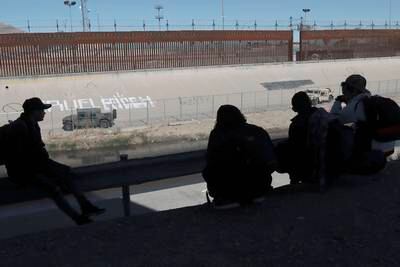 Nesten 1.000 migrantfamilier adskilt under Trump er ennå ikke gjenforent