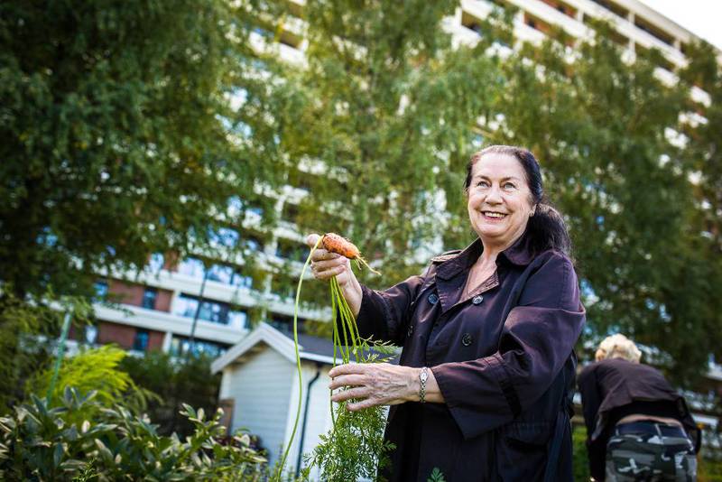 Pasellhagene gir blokkbeboere mulighet til å ha sin egen hage i byen. Unni Bakjord har hatt parsellhage på Tveita i 8 år. Hun dyrker fenikkel, stangbønner, jordbær og gulrøtter.