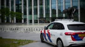 Seks omkom i lastebilpåkjørsel i Nederland