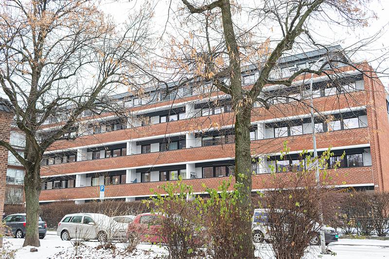 – Vi er mange som mister boligen vår, sier Bjørn Håkon Hovde, som i nesten 20 år har vært leietaker i Normisjons boligblokk i Pilestredet 100 i Oslo. Den skal nå selges.