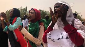 Jubel i Sudan etter avtale mellom protestbevegelsen og juntaen