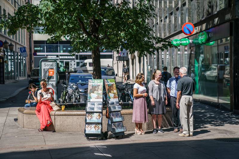 Jehovas Vitne misjonerer i Torggata i Oslo