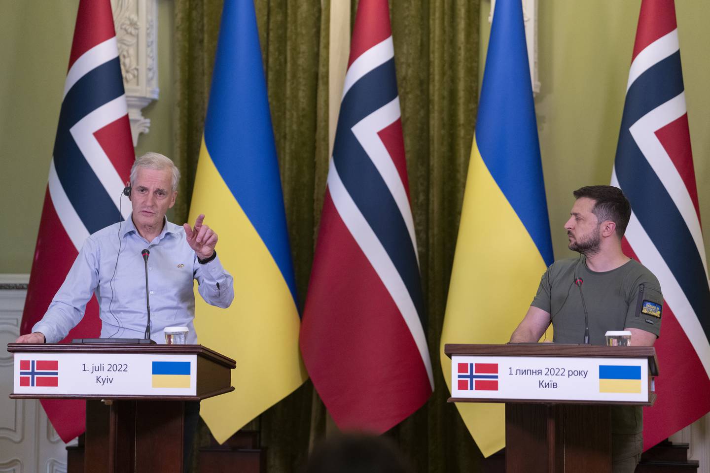 Statsminister Jonas Gahr Støre lover langvarig støtte til Ukraina. Her er han med Ukrainas president Volodymyr Zelenskyj i Kyiv i juli. Foto: Javad Parsa / NTB