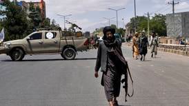 Tusenvis av menn samlet for å meisle ut Talibans politikk