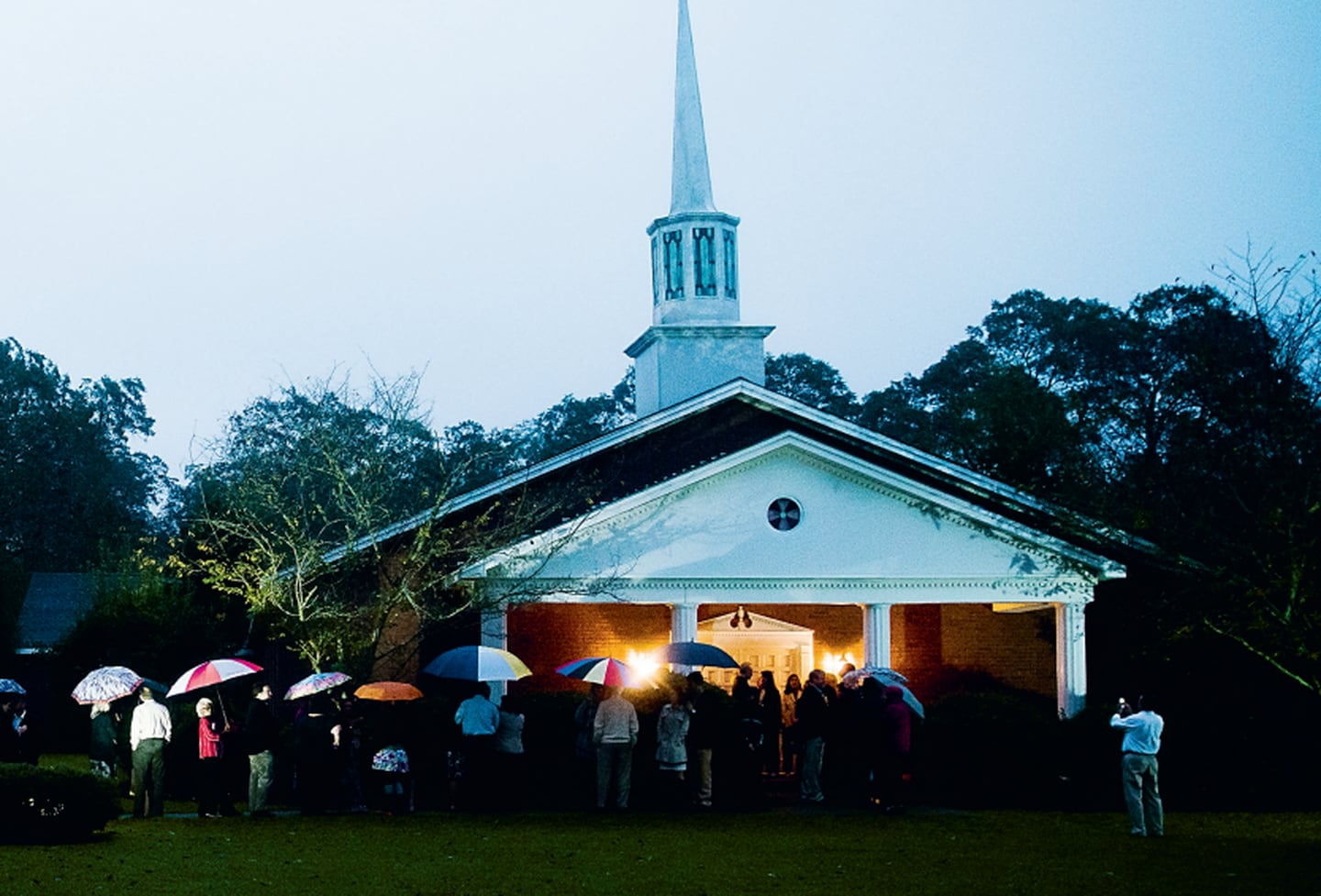 The World's Greatest Sunday School Teacher: Det er grålysning og regn. Men allerede tre timer før Jimmy Carter er i gang, er køene lange foran Maranatha Baptist Church i Plains, Georgia.