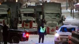 Politiet til aksjon mot lastebildemonstranter i Ottawa