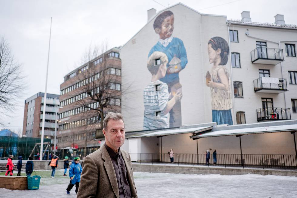 Rektor Terje Andersen ved Tøyen skole bekymrer seg for at mye flytting blant innvandrere hindrer integrering. I en klasse hadde 33 av 38 elever flyttet før de var ferdige med 7. trinn.