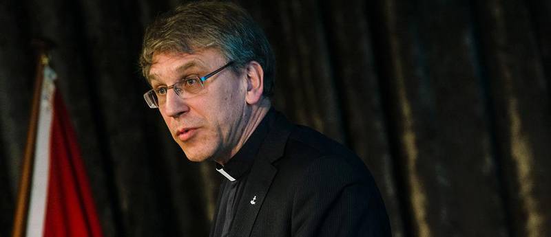 Olav Fykse Tveit vil ikke nå slutte i jobben som generalsekretær i Kirkenes Verdensråd.