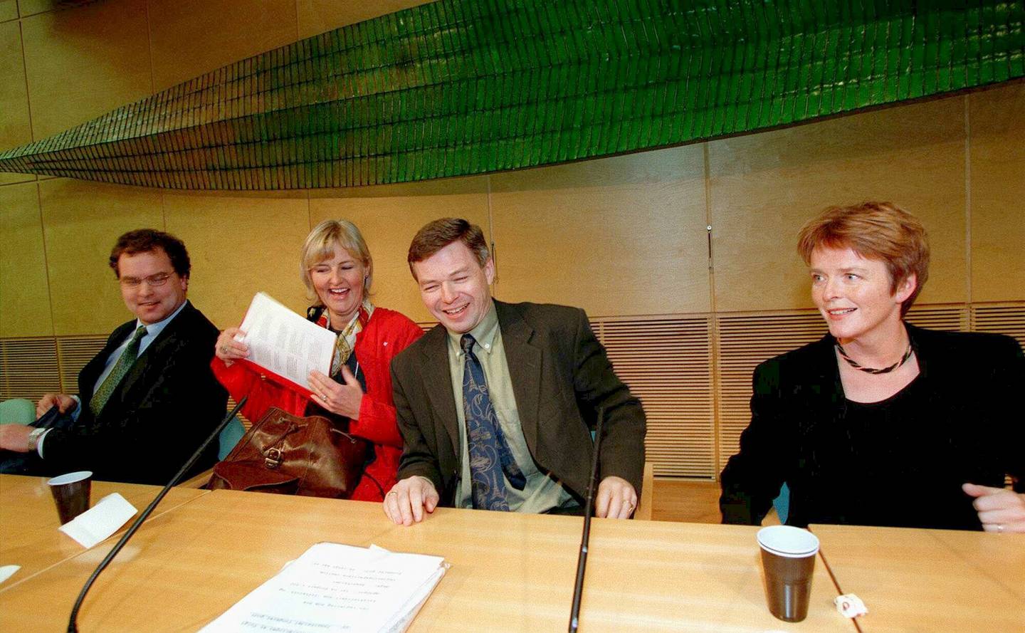 Statsminister Kjell Magne Bondevik og statsrådene Lars Sponheim , Valgerd Svarstad Haugland og Anne Enger Lahnstein er fornøyd  etter 100 dager  med sentrumsregjering. (Foto: Terje Bendiksby, NTB Pluss)