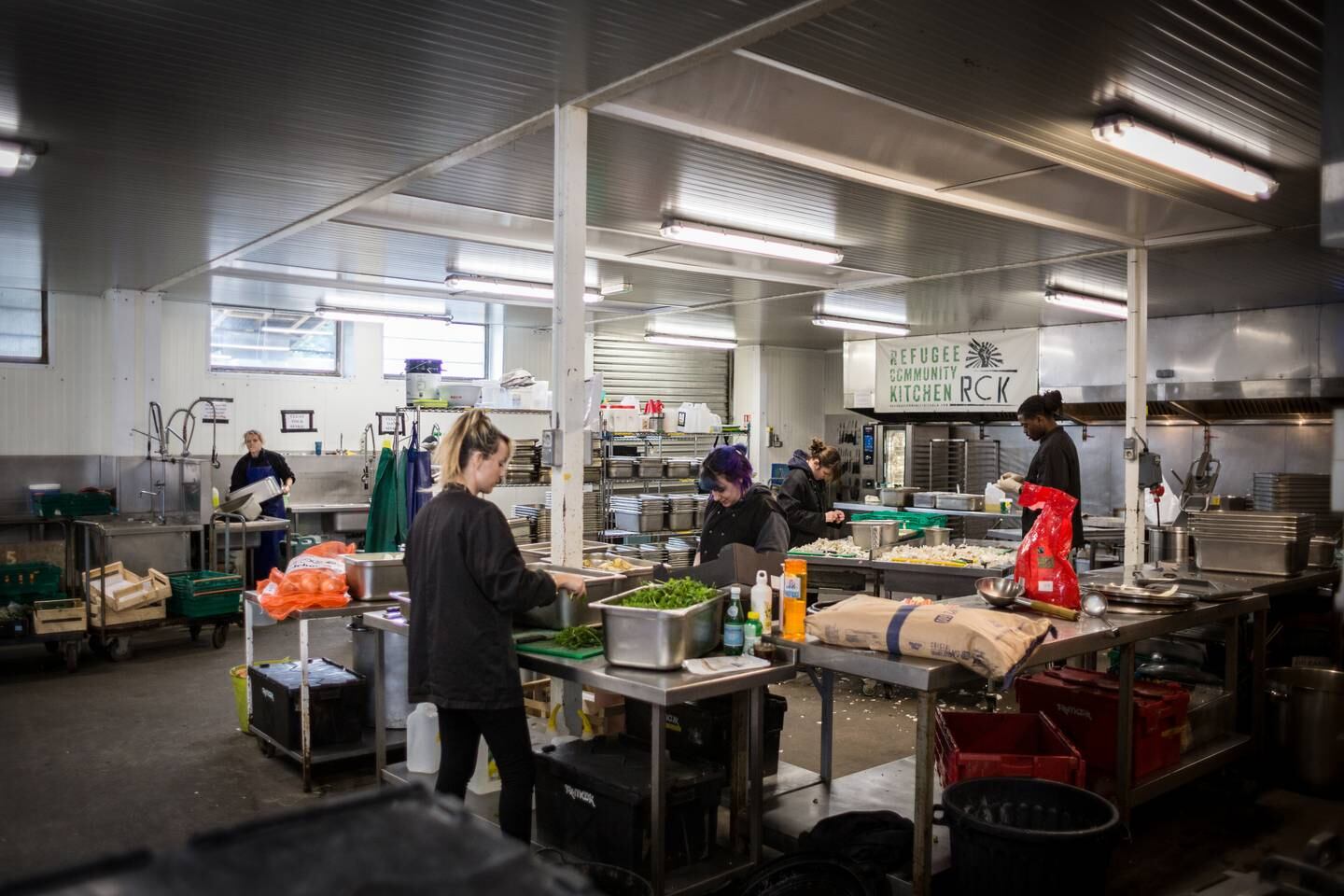 29.	Refugee Community Kitchen i Calais. Foreningen hjelper migranter i det nordlige Frankrike og hjemløse i London og Edinburgh med varme måltider og et sted å samles og møtes.