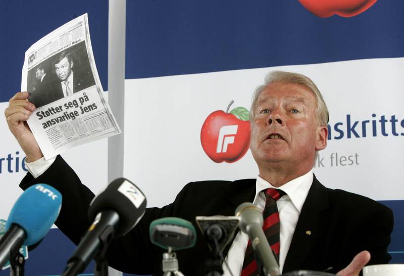 Frps daværende formann, Carl I. Hagen, holdt pressekonferanse våren 2005 der han trakk tilbake støtten til statsminister Kjell Magne Bondevik foran en ny valgperiode.