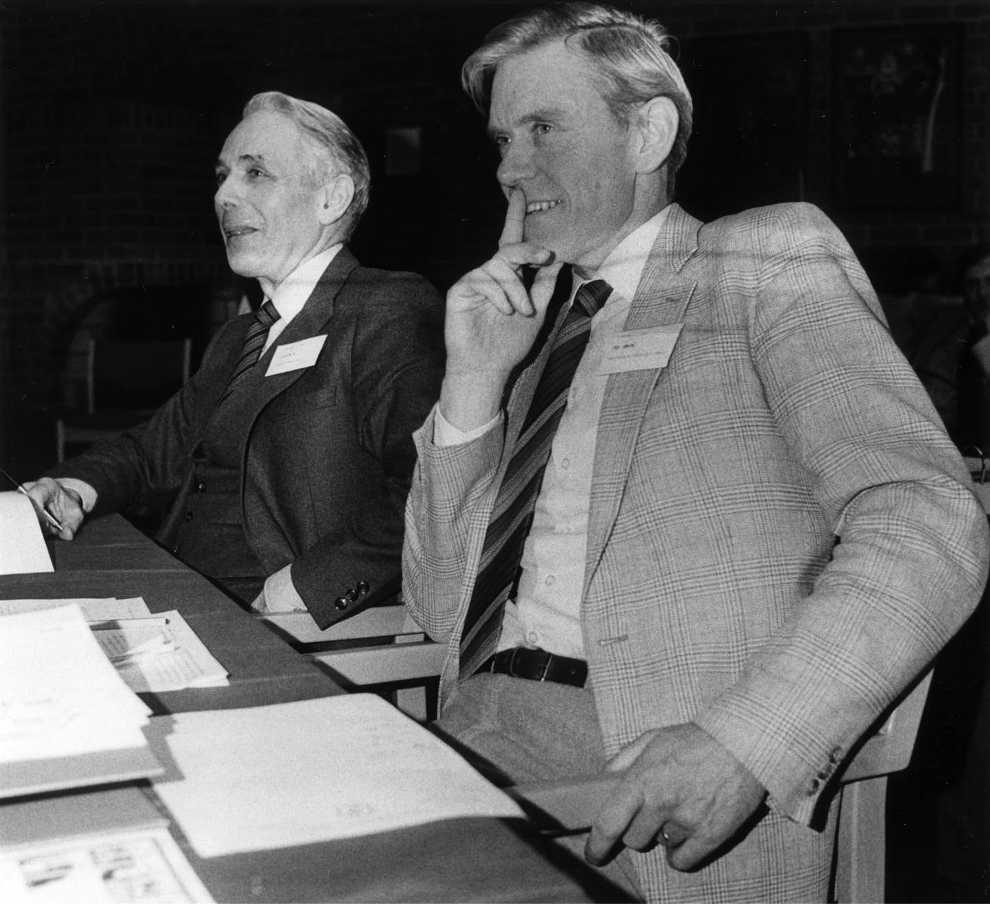 Professor Ivar Asheim, Menighetsfakultetet (t.v.) og professor Inge Lønning, Universitetet i Oslo, 29.12.1984