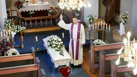 Kyrkjerådet ynskte seg ny gravferdsliturgi. No har biskopane talt
