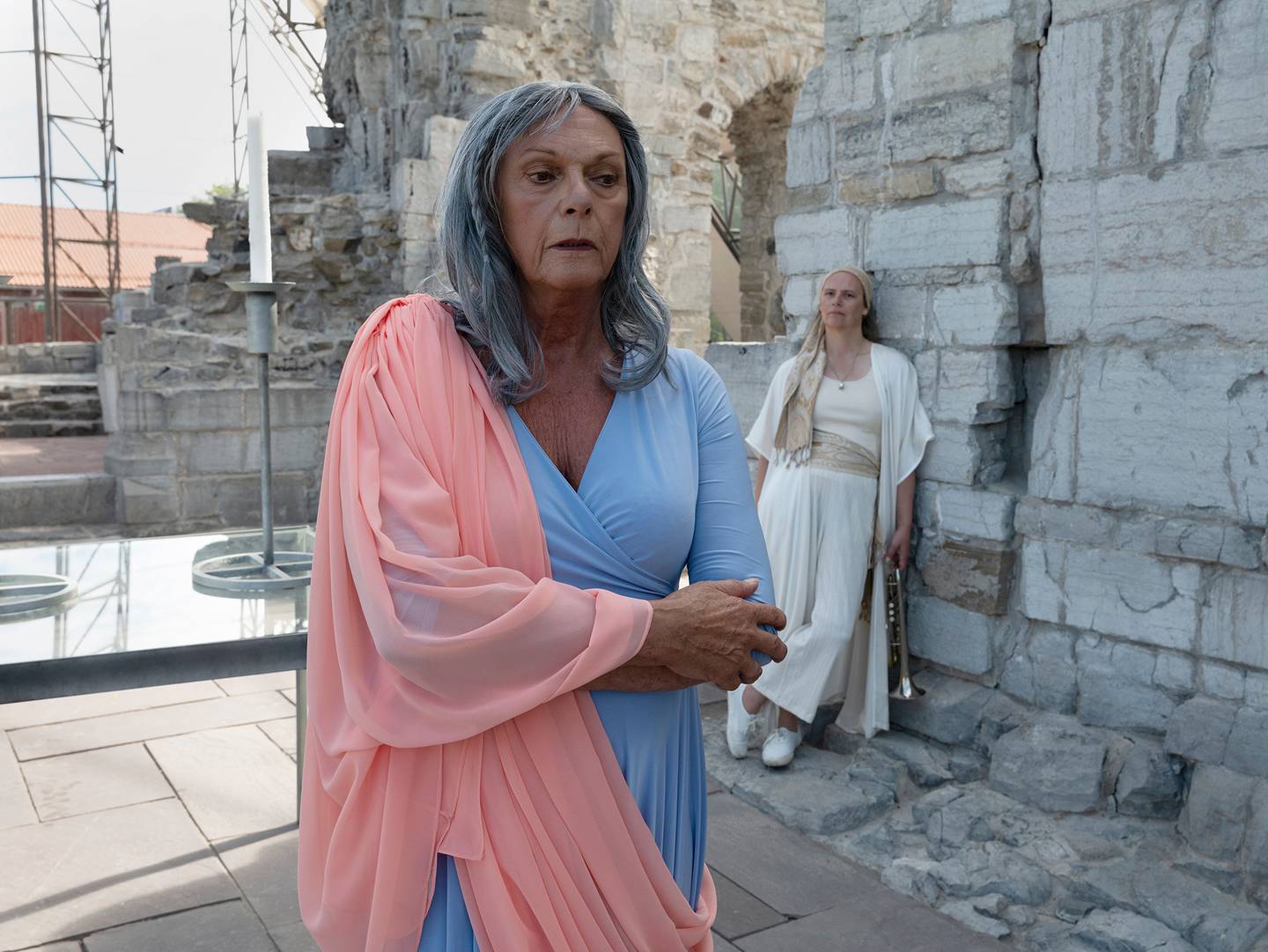PÅ SCENEN: Esben Esther Pirelli Benestad spiller Jesus som transkvinne i Hamardomen i begynnelsen av september.