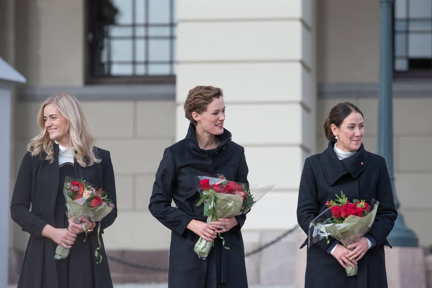 Bilder av ny regjering på Slottsplassen.  Emilie Enger Mehl, Annette Trettebergstuen, Tonje Brenna