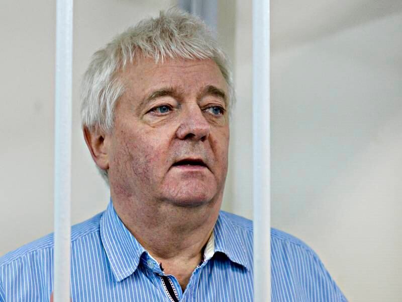 Spionanklagede Frode Berg kan se fram til at biskop Olav Øygard (t.h.) besøker ham i fengselet i Moskva. Berg leder menighetsrådet i Sør-Varanger, men har vært fengslet siden desember i fjor. 