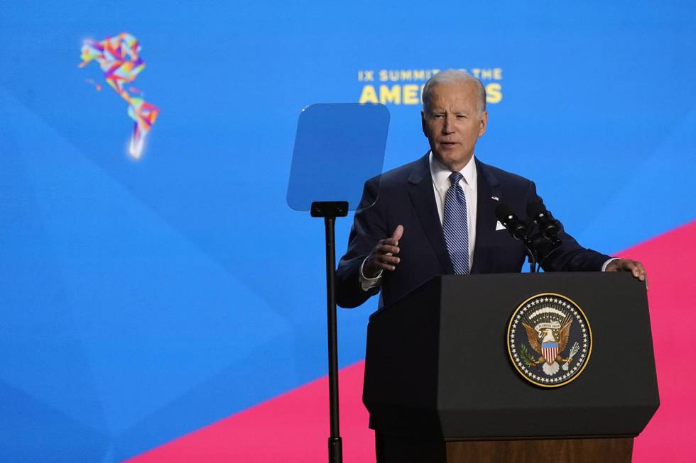 USAs president Joe Biden taler under Amerika-toppmøtet i Los Angeles. Foto: Marcio Jose Sanchez / AP / NTB