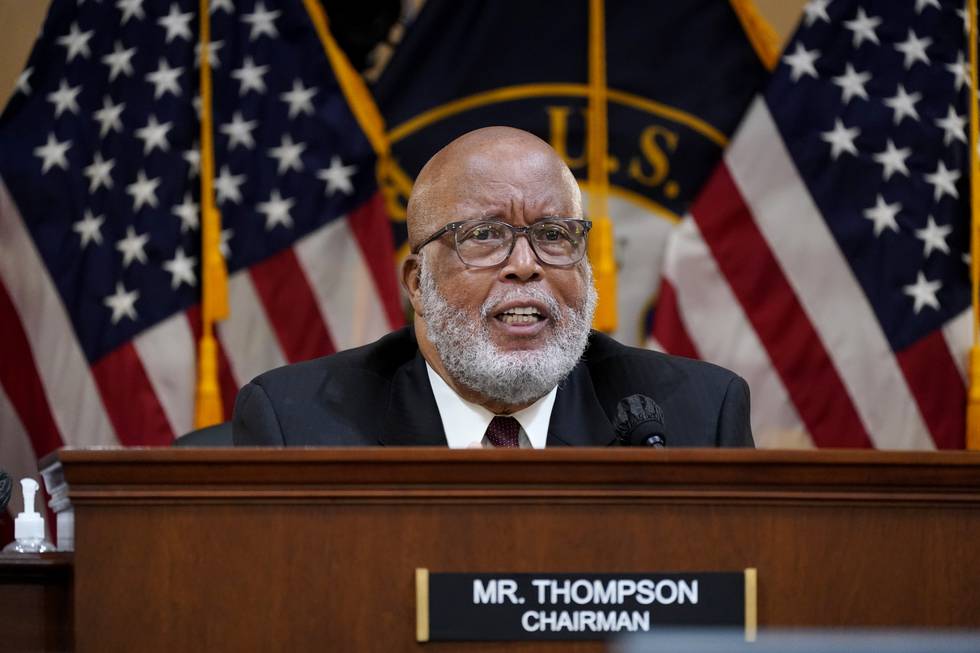 
Demokraten Bennie Thompson er formann i komiteen i Representantens hus som har gransket angrepet på Kongressbygningen 6. januar i fjor. Foto: J. Scott Applewhite / AP / NTB