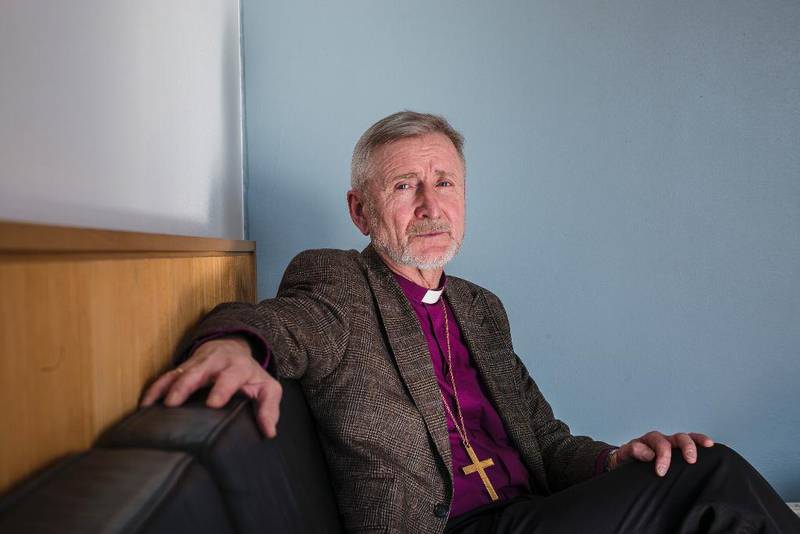 Biskop Erling Pettersen har engasjert seg sterkt i spørsmål om flyktninger, asylsøkere og konvertitter. Her er han i rettssaken der temaet var om den unge asylsøkeren Reza fra Afghanistan skulle få bli i Norge.
