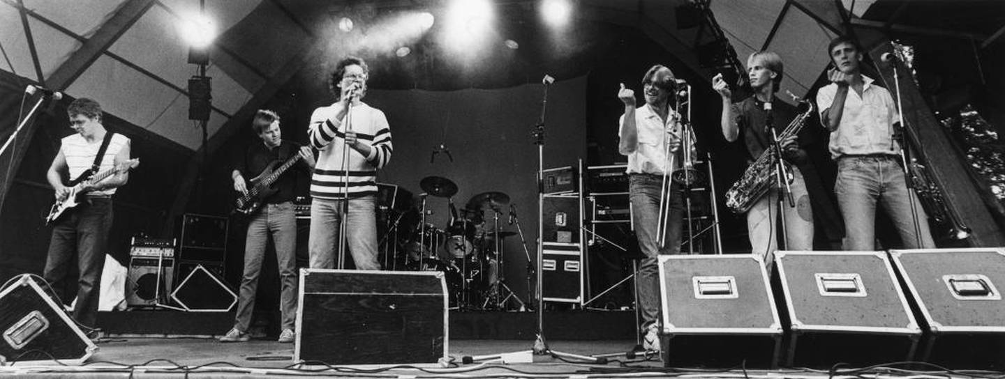 Skjærgårds er Norges eldste pop- og rockefestival, og arrangeres denne uka for 36. gang. Her spiller den svenske gruppa Bileams Åsna på Skjærgårdsgospel i 1985.