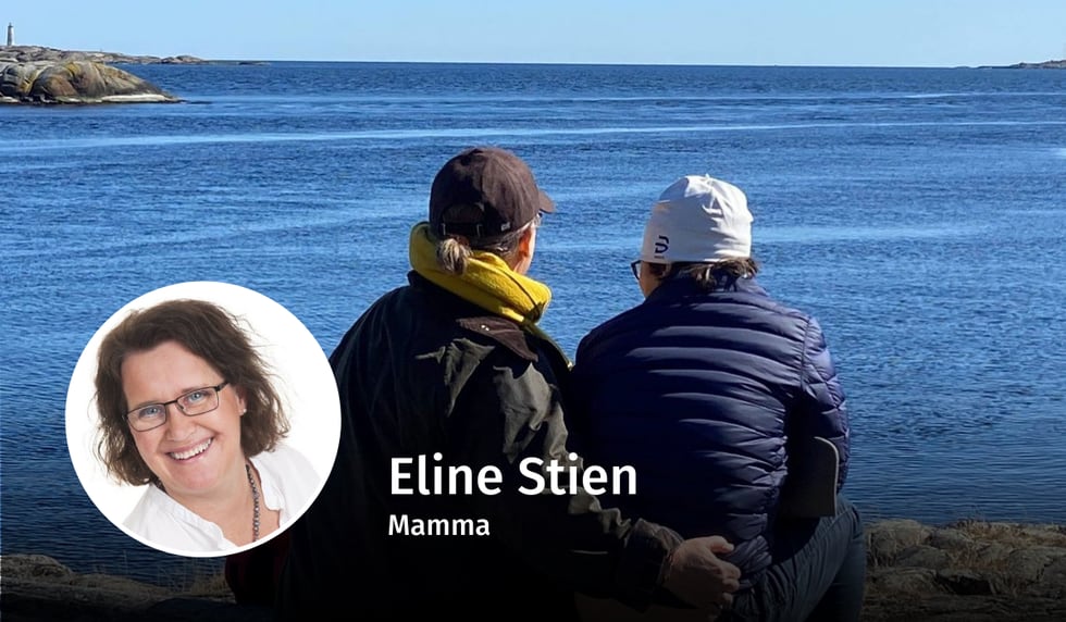 LIV FULLT AV NYANSER: Eline Stien kikker utover havet sammen med sin sønn som har Downs syndrom. Stien er kritisk til forslaget om såkalte kontaktfamilier. Hun mener det legger et stort ansvar på den enkelte familie.