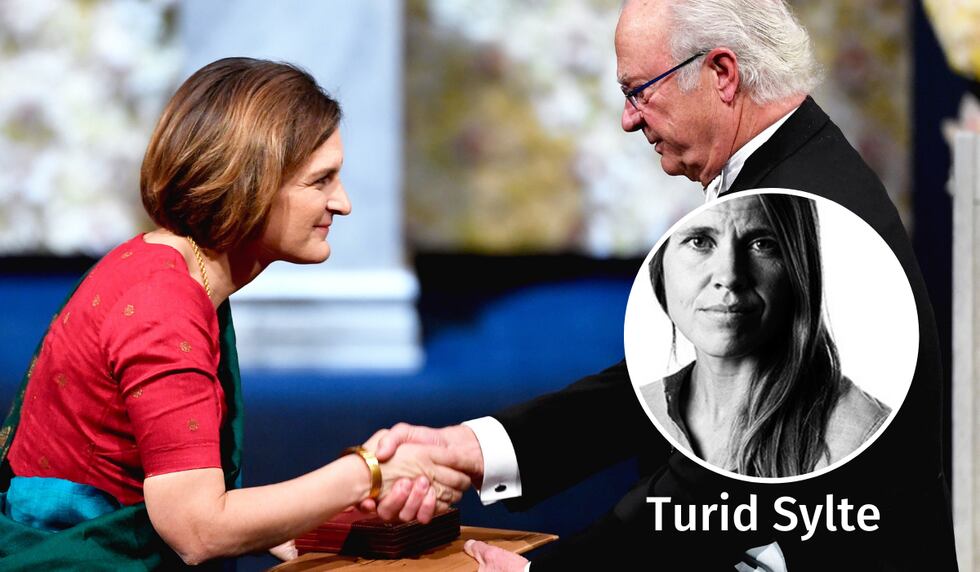 Esther Duflo mottar nobelprisen i økonomi i 2019