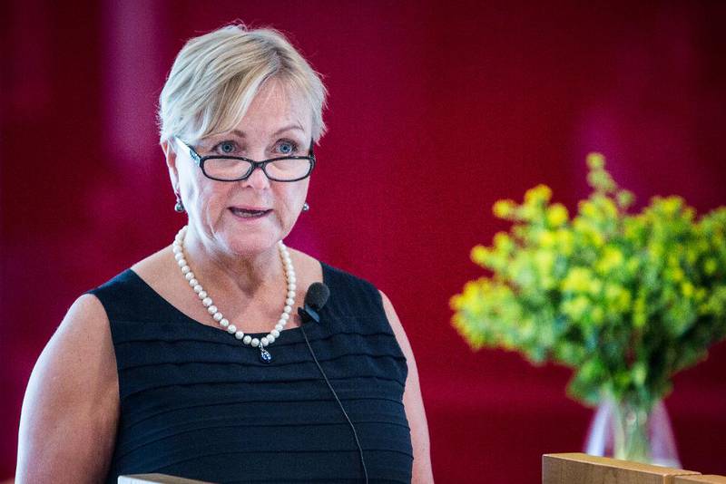 Kulturminister Thorhild Widvey ønsker å bidra til bedre religionsdialog ved å invitere landets redaktører på rundtur i Oslo.