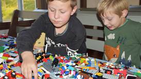 Bygger menighet med Lego-klosser